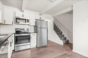 Fully Renovated Kitchen - Winston Woods Townhomes