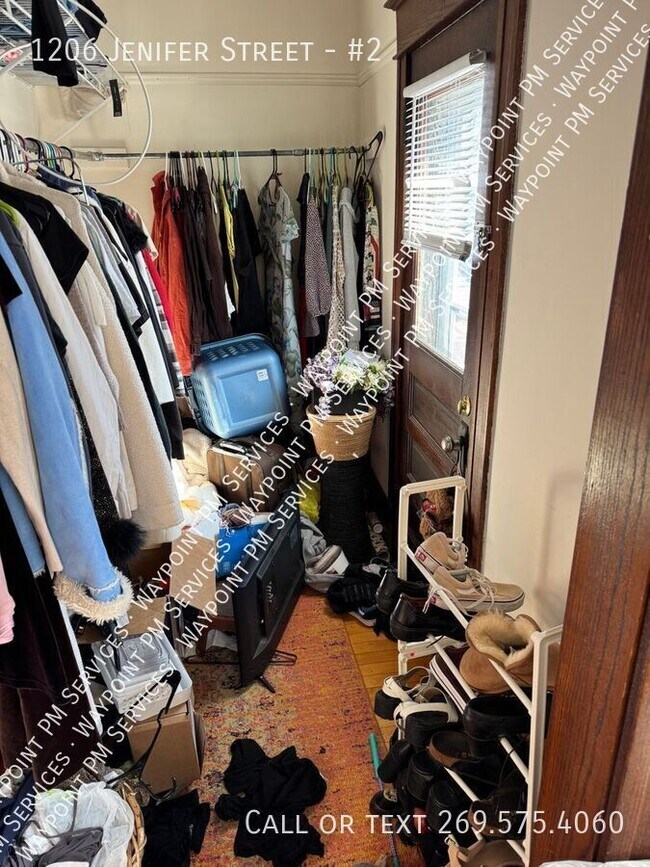 Building Photo - 1206 Jenifer St