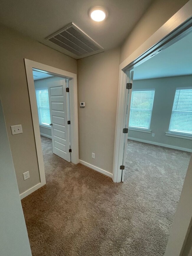 Building Photo - New Construction Home for Rent in Weaver, ...