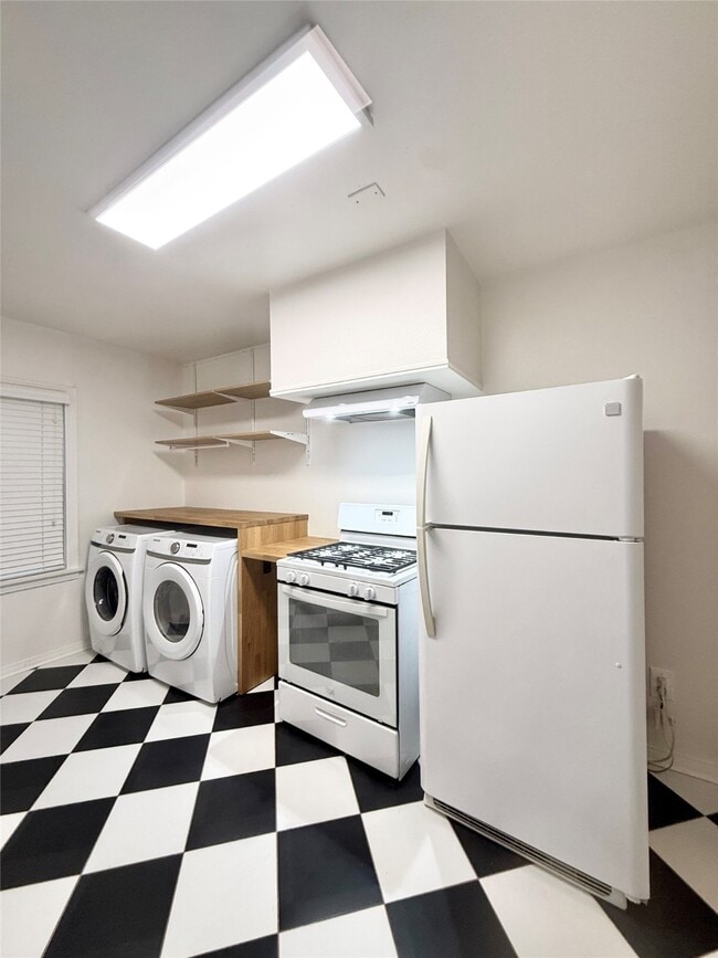 Building Photo - 4010 Yupon St