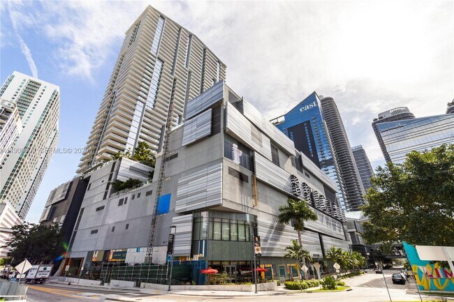 Building Photo - 68 SE 6th St