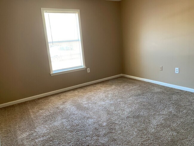 Building Photo - 3580 Bristerwood Dr