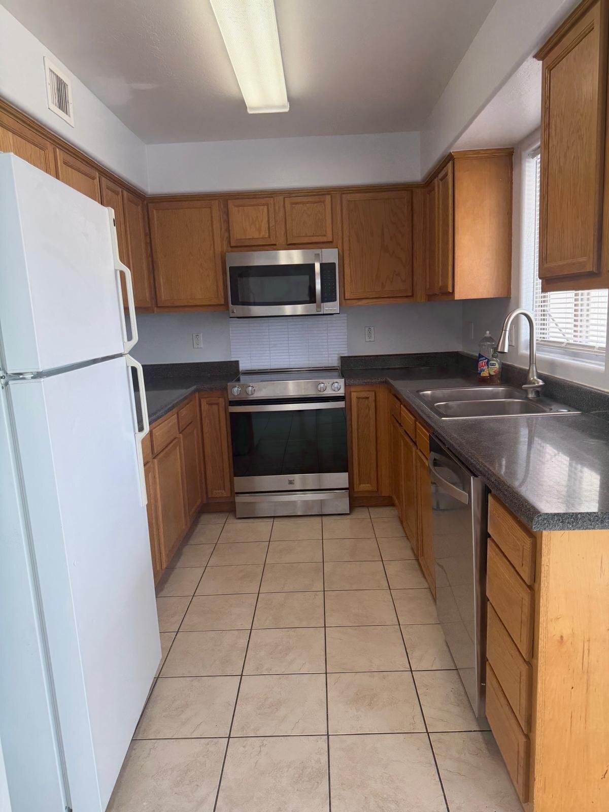 Building Photo - 15914 S Yava Rd