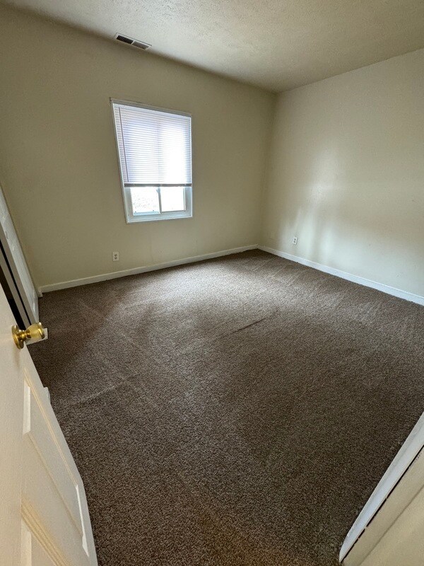 Building Photo - 5202 Castlewood Rd