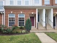 Building Photo - Fantastic 2 Bed 2.5 Bath Interior Townhome...