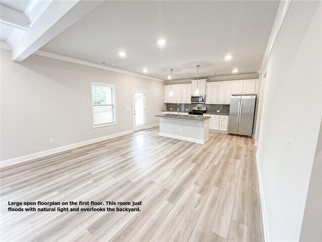 Building Photo - 4624 Silver Oak Dr SW