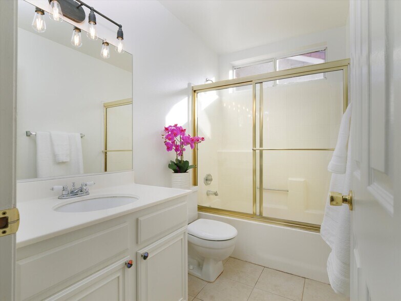 Building Photo - 28154 Bobwhite Cir