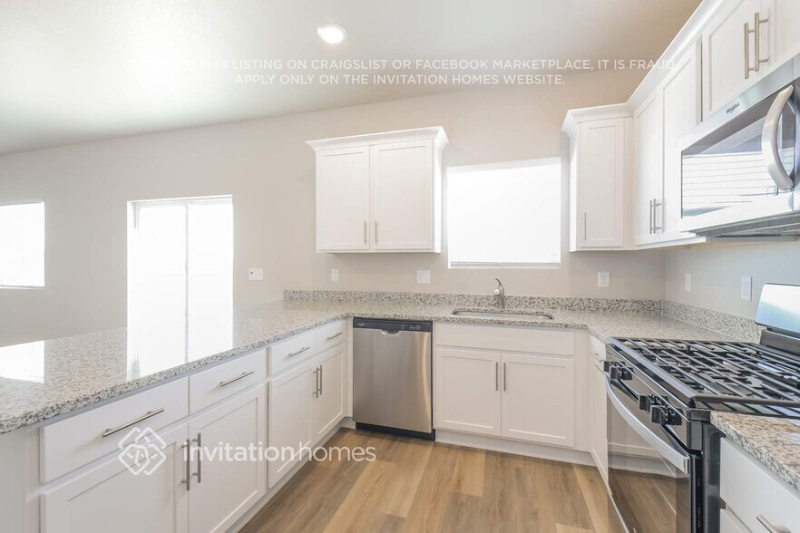 Building Photo - 7204 Dolores Ave