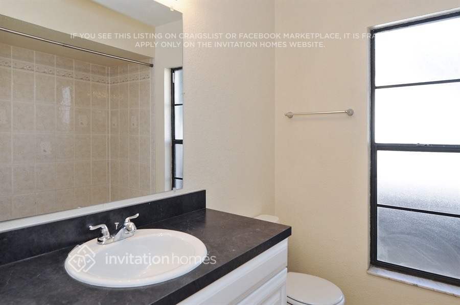 Building Photo - 1204 Letona Ln