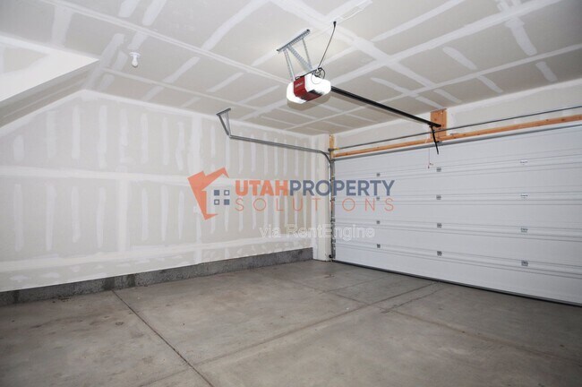 Building Photo - 11219 Clear Blue Dr
