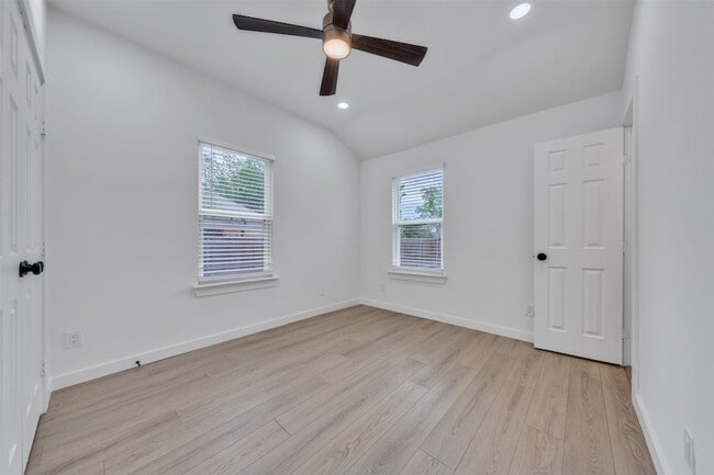 Building Photo - 601 Pearson Ave