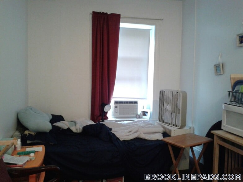 Building Photo - 1077 Beacon St