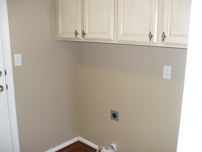 Building Photo - 4948 Forest Creek Way