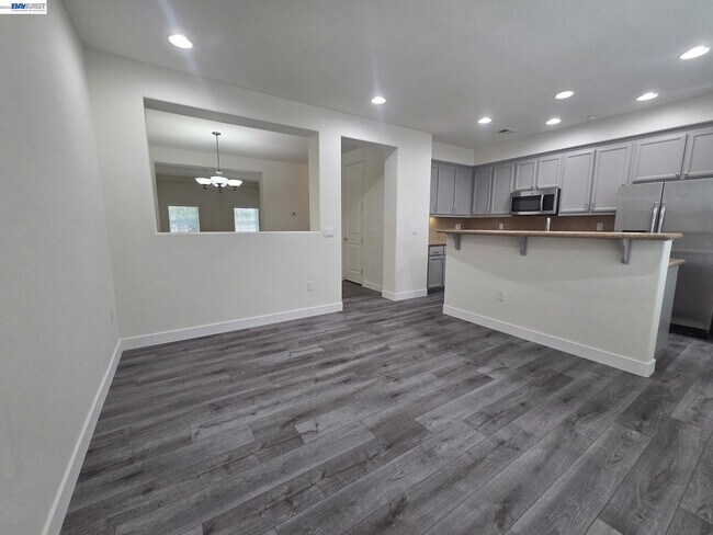 Building Photo - 3727 Whitworth Dr