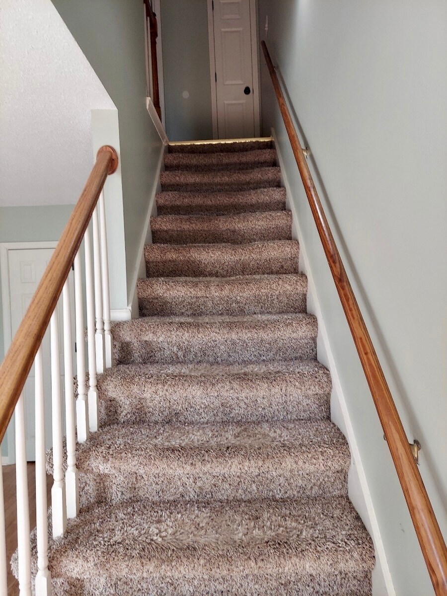 Stairway - 114 Eveningside Dr