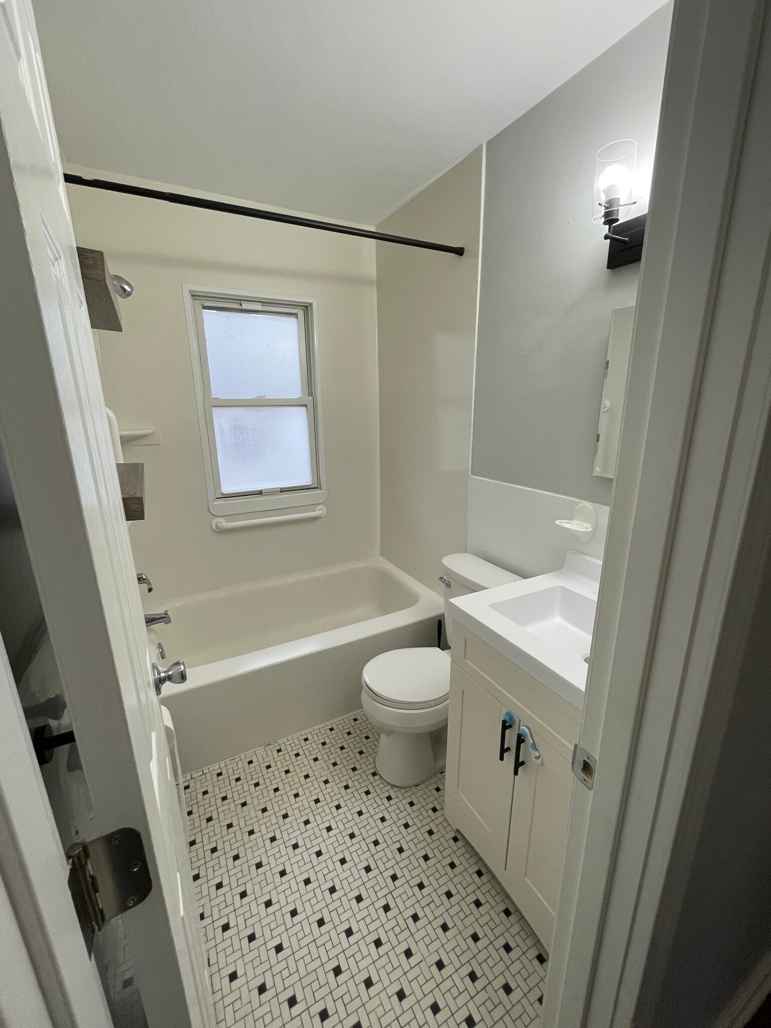 Building Photo - 3620 Monroe St