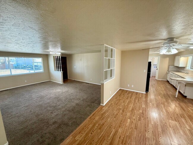 Building Photo - Charming, Updated Ranch-Style Home Near Lake Loveland