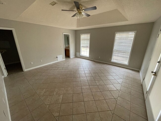 Building Photo - Shadows Acres.. New Flooring..New Paint.....