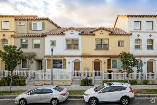 Building Photo - Citrus Junction