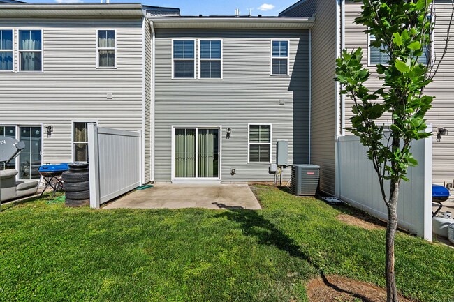 Building Photo - 4316 Summercrest Blvd