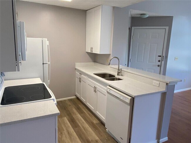 Building Photo - 711 Sugar Bay Way
