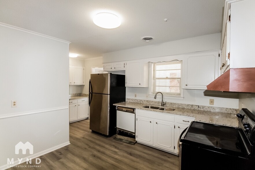 Building Photo - 5136 Jessie Lee Ln