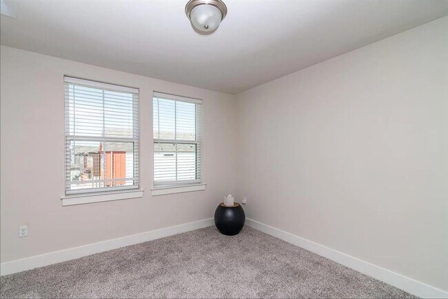 Building Photo - 7501 Travertine Spring Dr