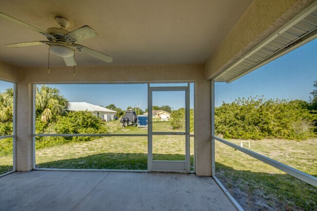 Building Photo - COMING SOON! 3 bedroom 2 bathroom single f...