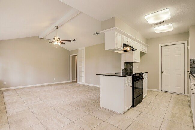 Building Photo - 6407 Crestside Dr