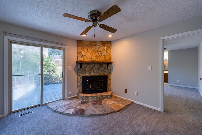 Building Photo - 3821 Forest Creek Way