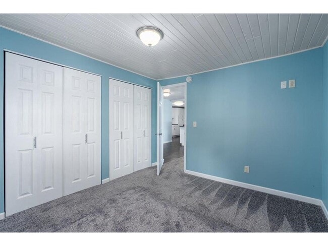 Building Photo - 773 US-63