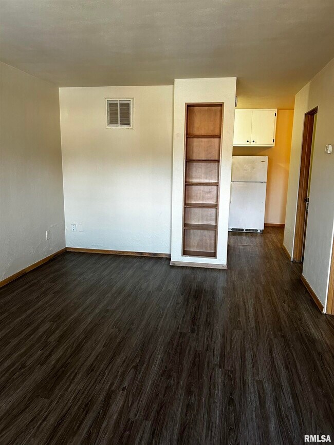 Building Photo - 1102 Oxford Ave