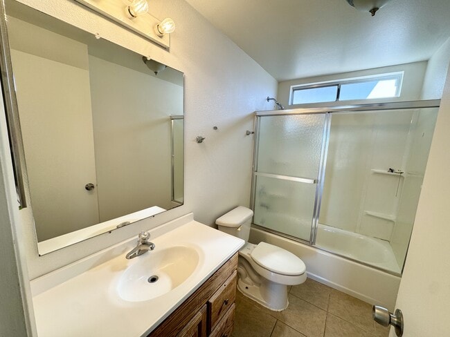 Building Photo - 21331 Heather Pl