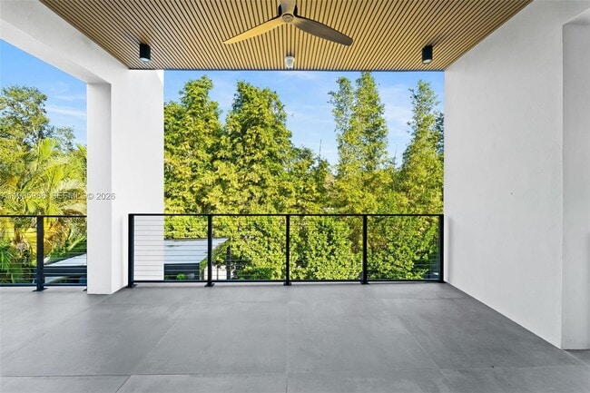 Building Photo - 8625 NE 10th Ave