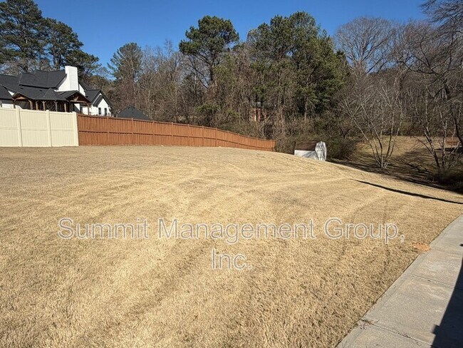 Building Photo - 2405 Twin Creek Ct SW