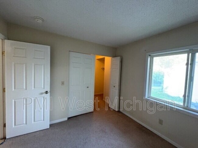 Building Photo - 603 Peachtree Pl