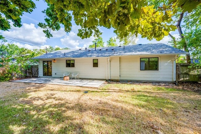 Building Photo - 2516 Friar Tuck Ln