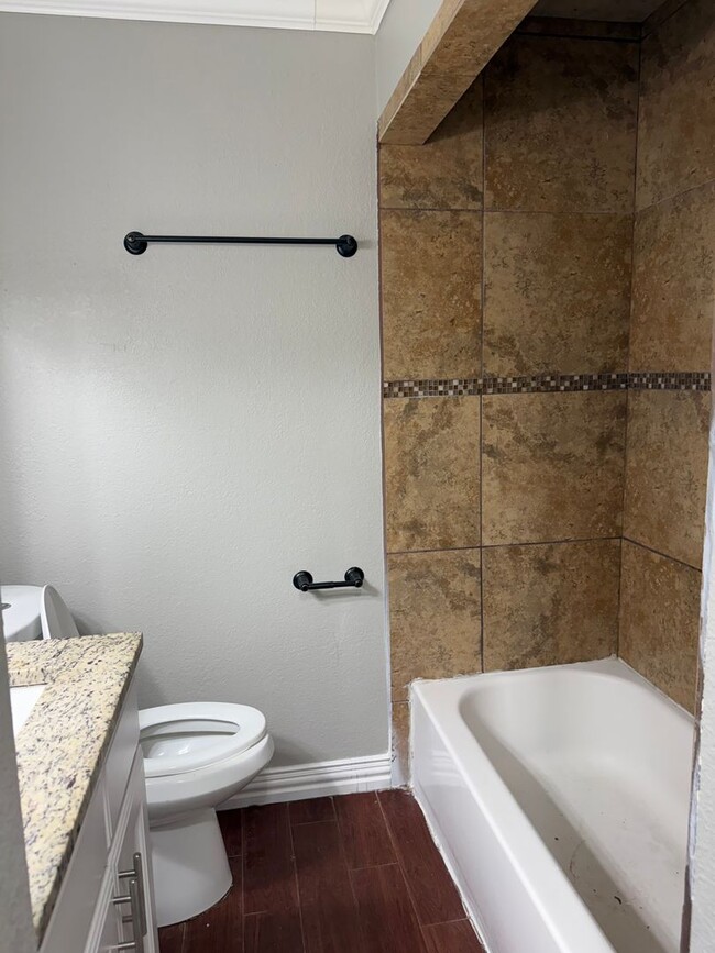 Building Photo - House for rent in Arlington