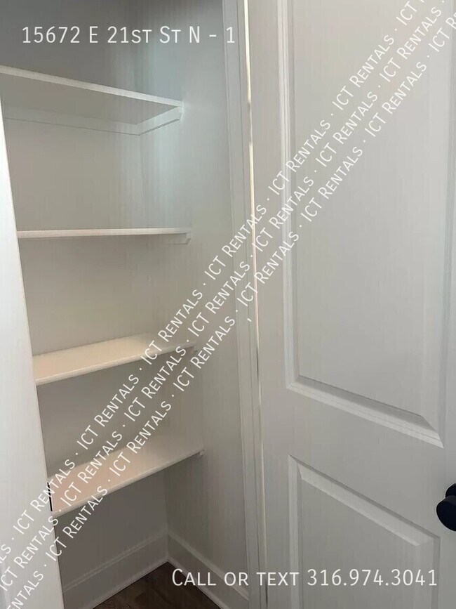 Building Photo - 15672 E 21st St N