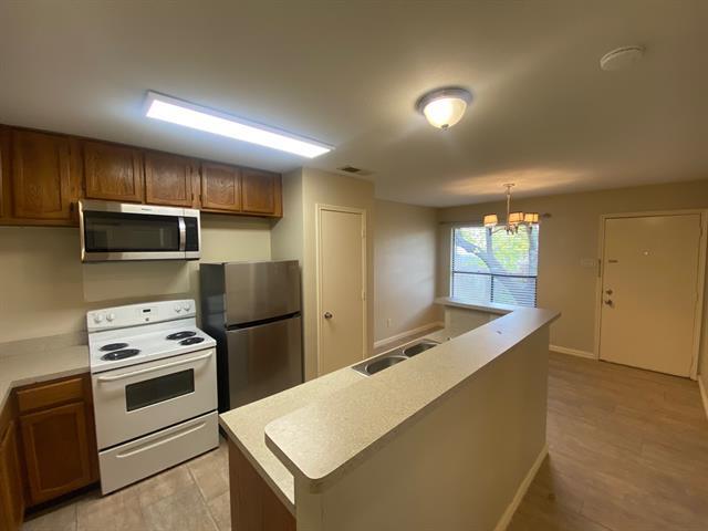 Building Photo - 521 Pine Trail Dr
