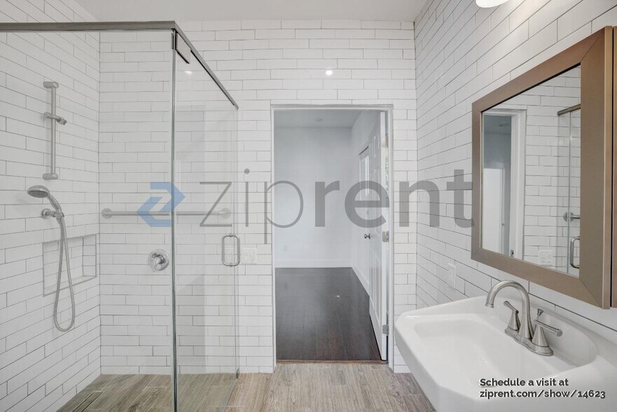 Building Photo - 1464 W 24th St