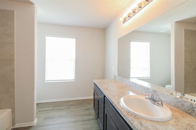 Building Photo - 2430 Flathead Dr