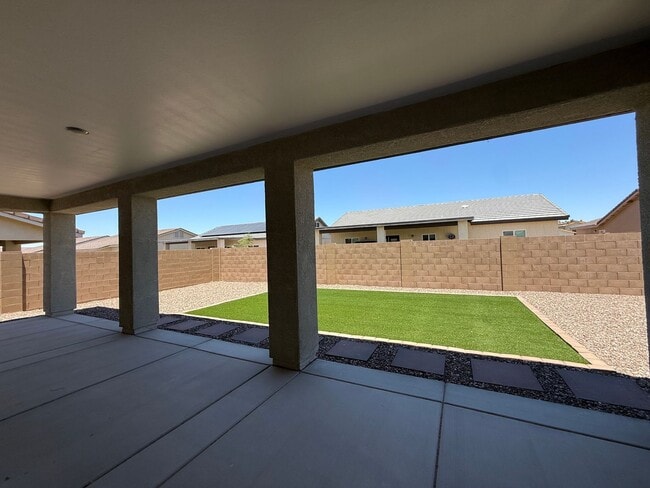 Building Photo - EL RANCHO ENCANTADO