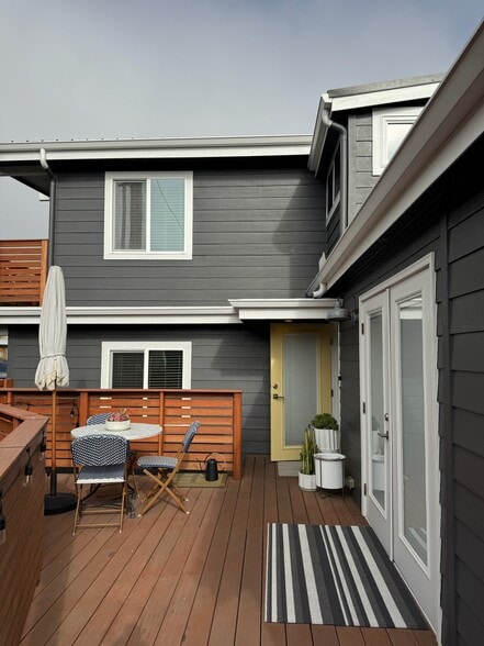 Building Photo - 123 Jasper St