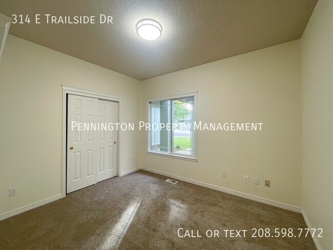 Building Photo - 314 E Trailside Dr