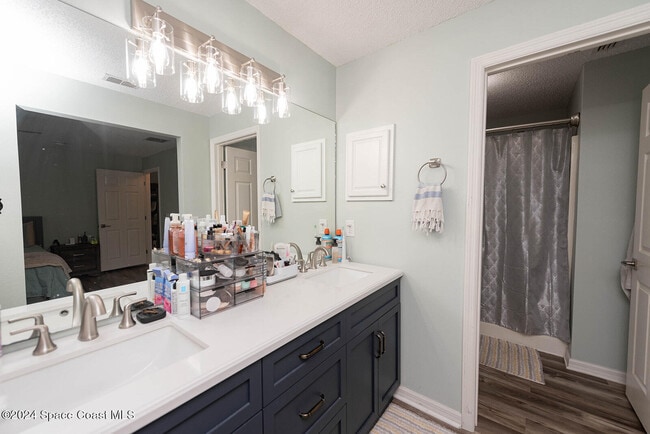 Building Photo - 721 Taluga Ave SE