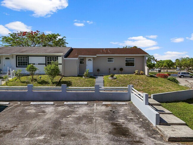 Building Photo - 20875 Grouper Dr