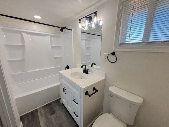 Building Photo - Completed remodeled stand alone 2 Bedroom ...