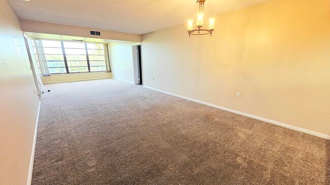 Building Photo - 3630 Whitehall Dr