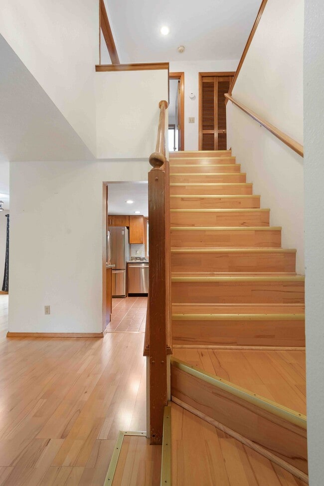Building Photo - 12323 SW Millview Ct